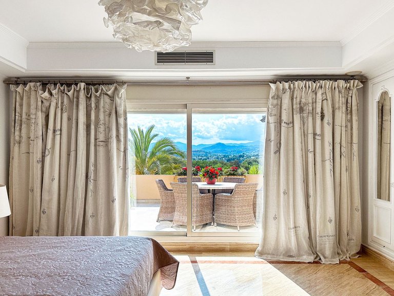 Apartment for Sale in The Golden Mile, Malaga 12