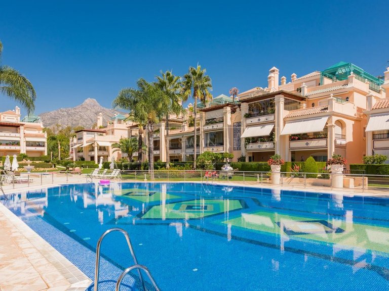 Apartment for Sale in The Golden Mile, Malaga 2