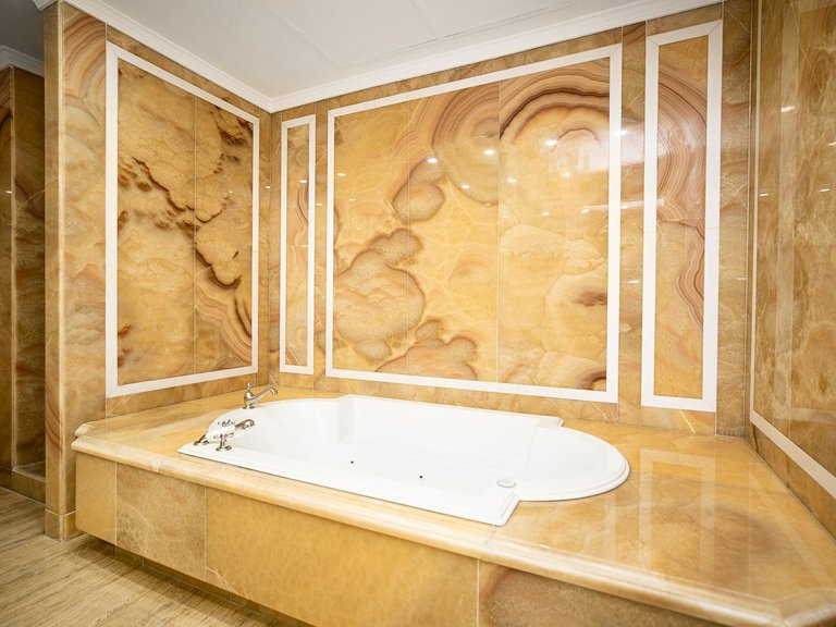 Apartment for Sale in The Golden Mile, Malaga 21