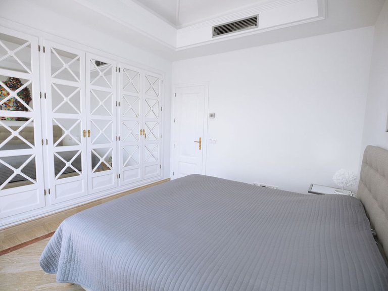 Apartment for Sale in The Golden Mile, Malaga 27