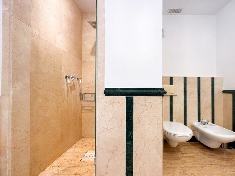 Apartment for Sale in The Golden Mile, Malaga 29