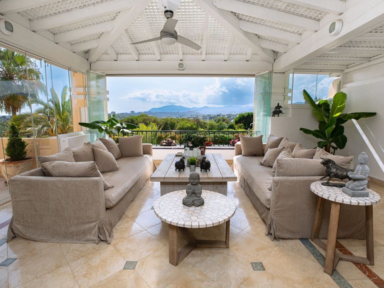 Apartment for Sale in The Golden Mile, Malaga 3