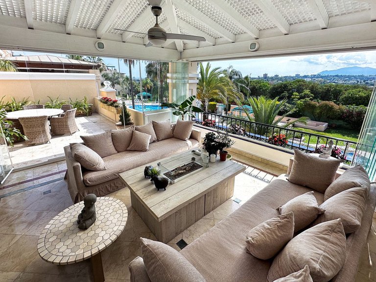 Apartment for Sale in The Golden Mile, Malaga 5