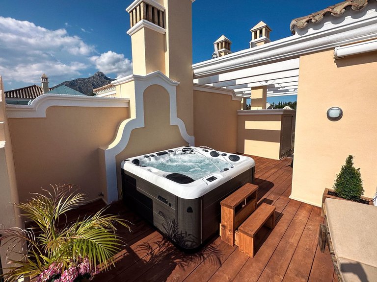 Apartment for Sale in The Golden Mile, Malaga 8