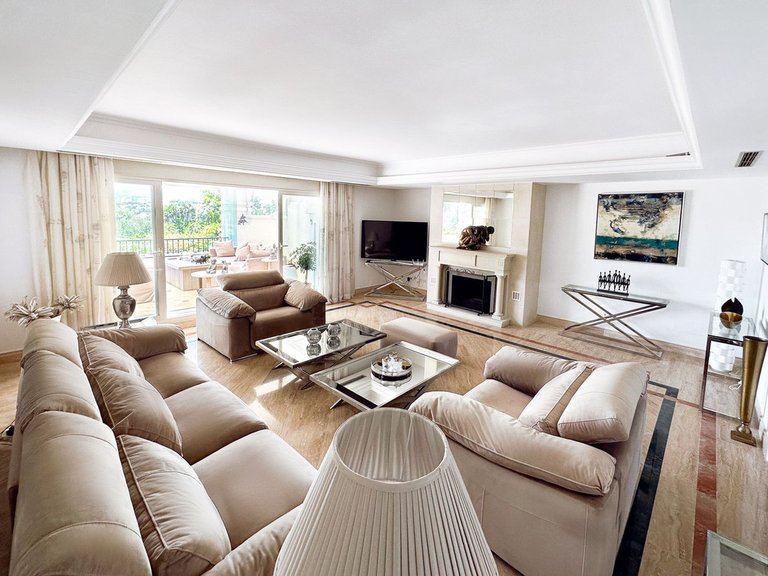 Apartment for Sale in The Golden Mile, Malaga 9
