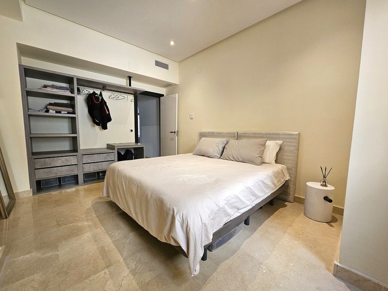 Apartment for Sale in Puerto Banús, Malaga 15