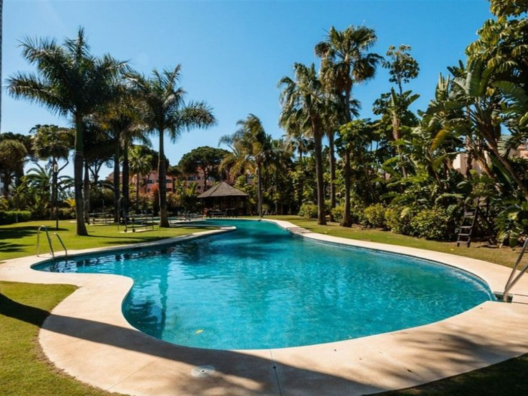 Apartment for Sale in Puerto Banús, Malaga 24