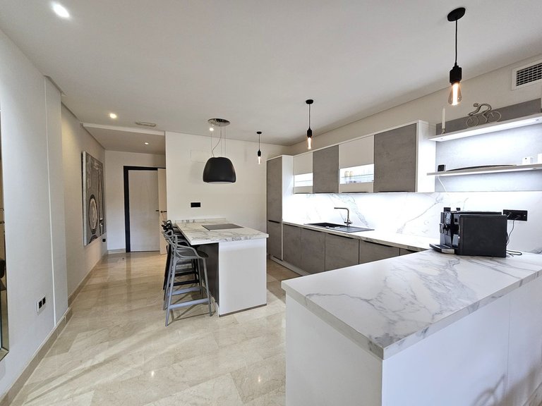 Apartment for Sale in Puerto Banús, Malaga 3