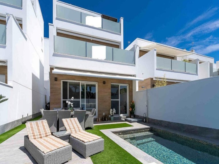 Villa for Sale in Costa Calida San Pedro Del Pinatar, Murcia 1