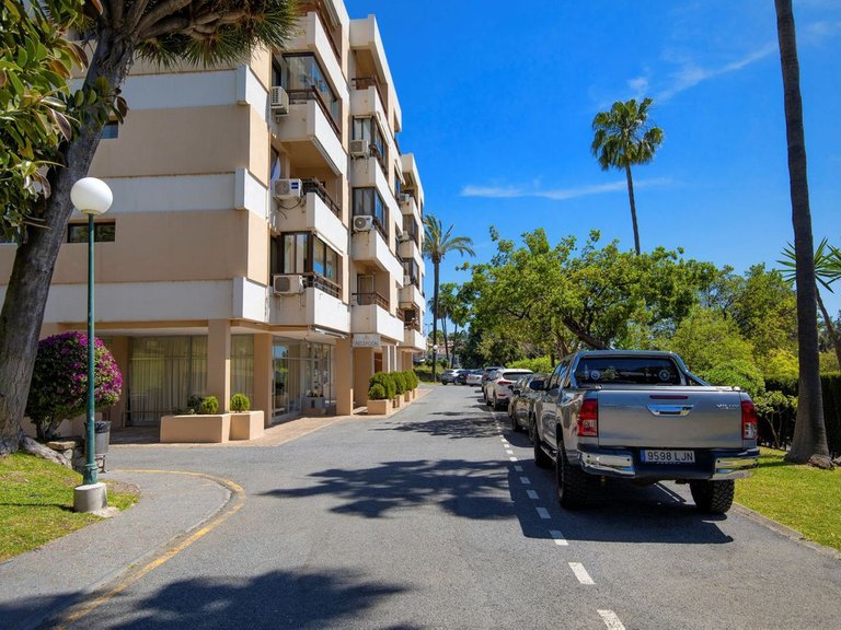 Apartment for Sale in Nueva Andalucía, Malaga 14