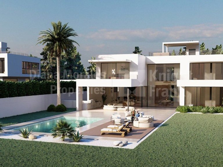 Villa for Sale in Costa del Sol Guadalmina Alta, Malaga 3