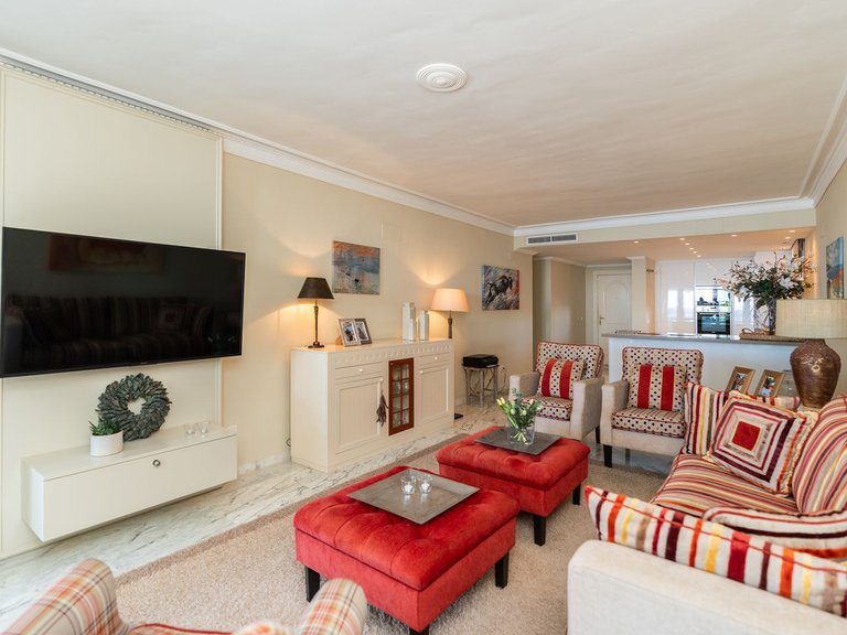 Apartment for Sale in The Golden Mile, Malaga 11