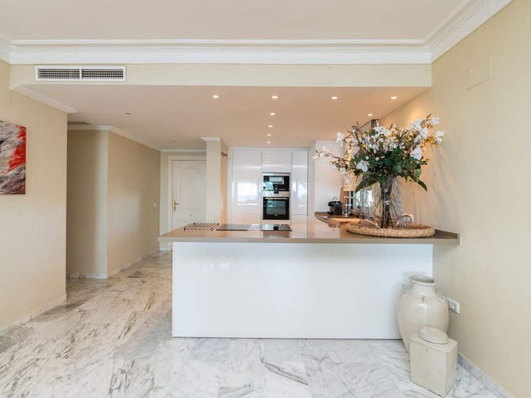 Apartment for Sale in The Golden Mile, Malaga 13