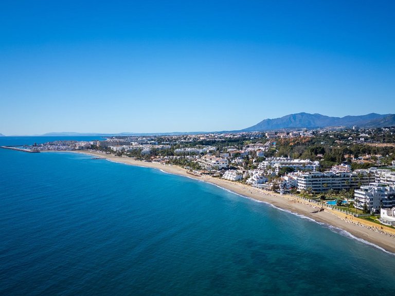 Apartment for Sale in The Golden Mile, Malaga 4