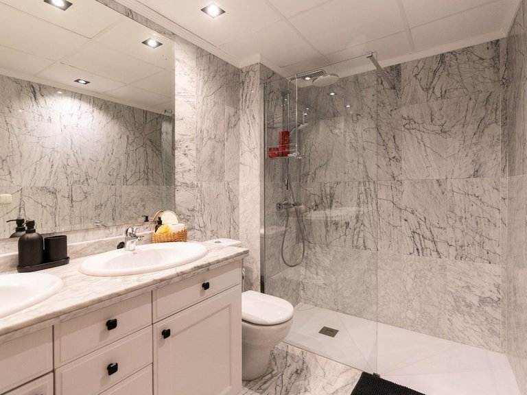 Apartment for Sale in The Golden Mile, Malaga 6