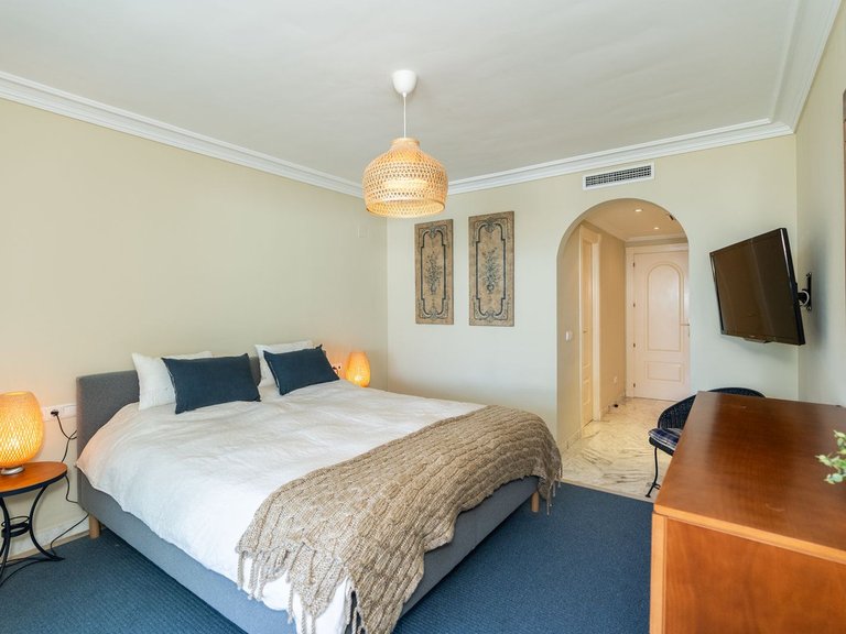 Apartment for Sale in The Golden Mile, Malaga 8