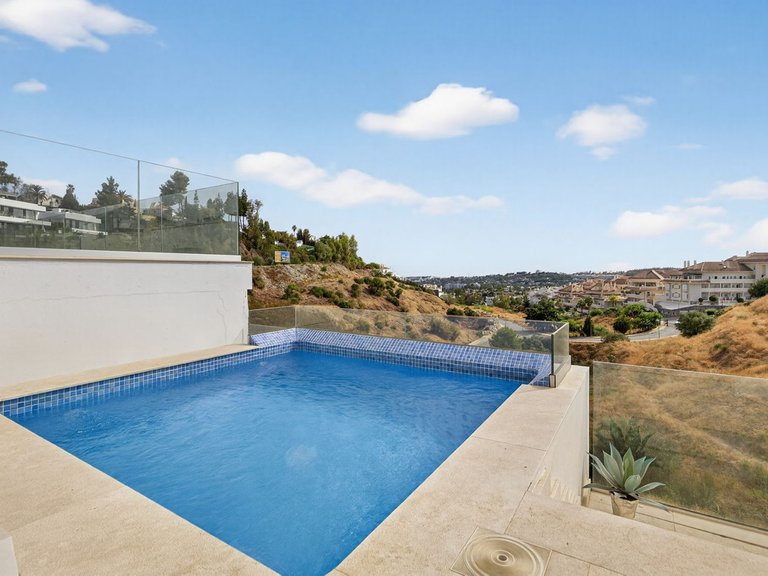 Apartment for Sale in Costa del Sol Nueva Andalucía, Malaga 14