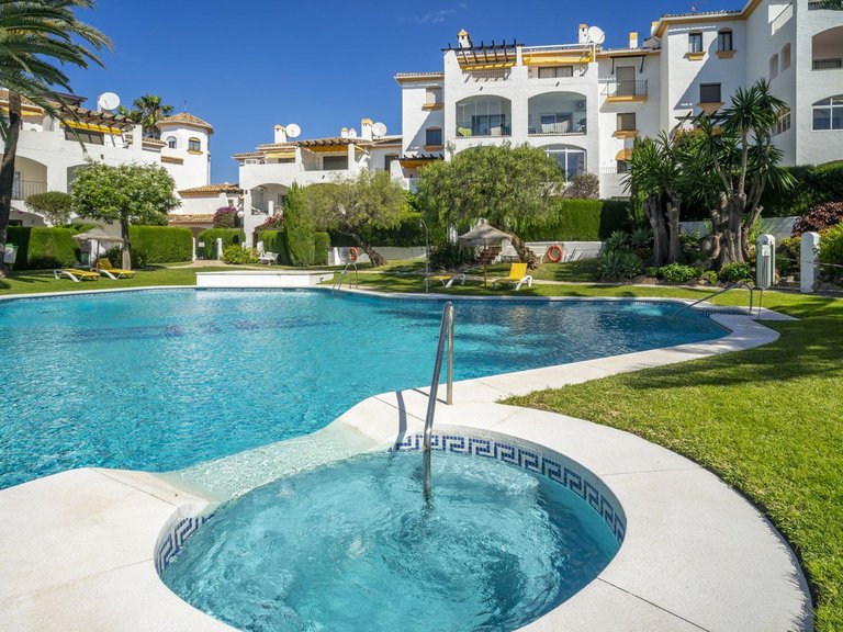 Apartment for Sale in Nueva Andalucía, Malaga 1