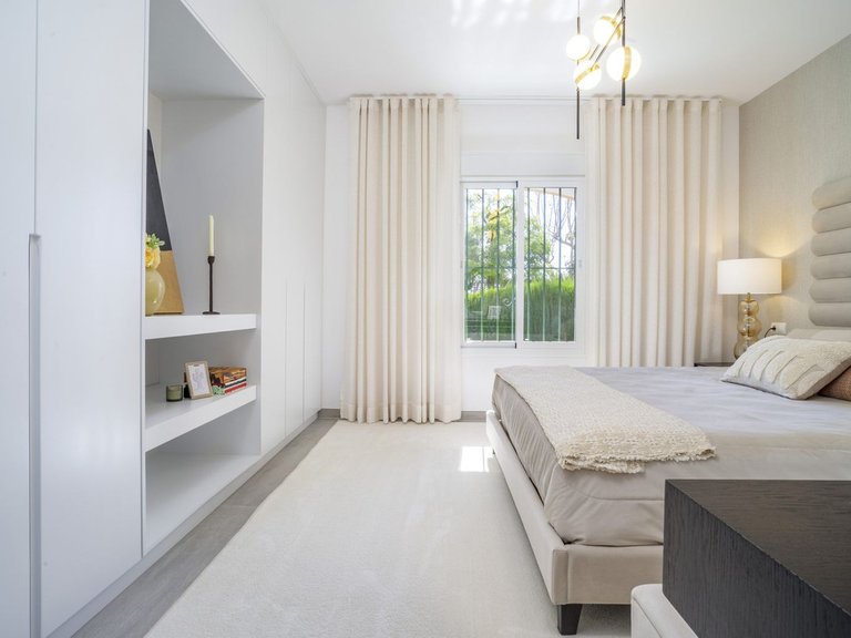 Apartment for Sale in Nueva Andalucía, Malaga 14