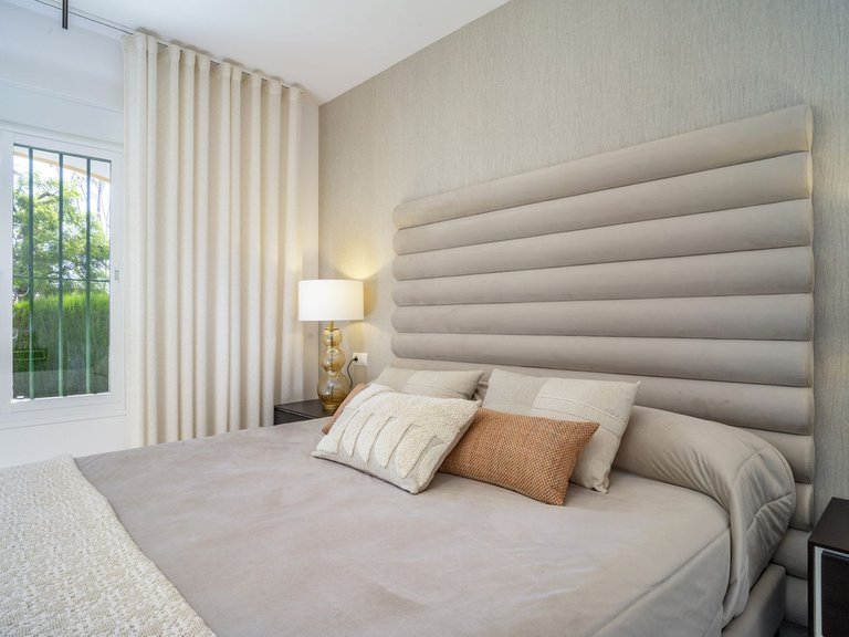Apartment for Sale in Nueva Andalucía, Malaga 18