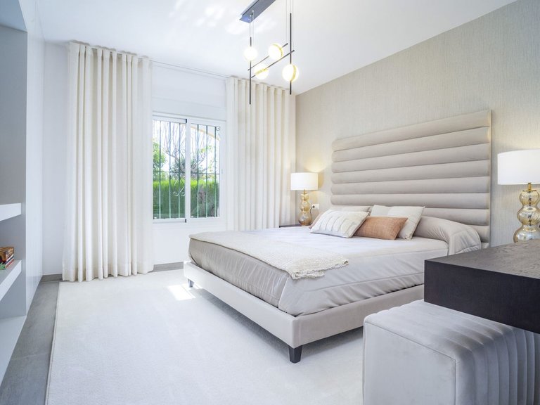 Apartment for Sale in Nueva Andalucía, Malaga 22
