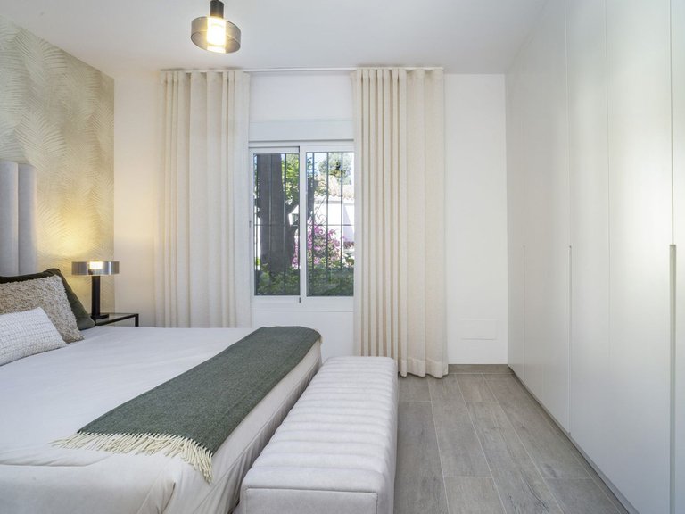 Apartment for Sale in Nueva Andalucía, Malaga 25