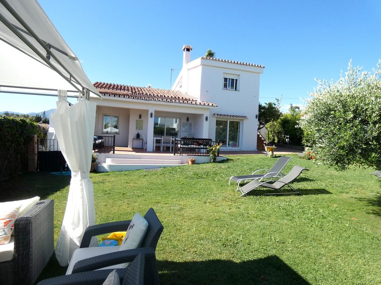 Villa for Sale in San Pedro De Alcántara, Malaga 1