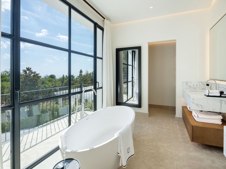 Villa for Sale in Marbella, Malaga 16