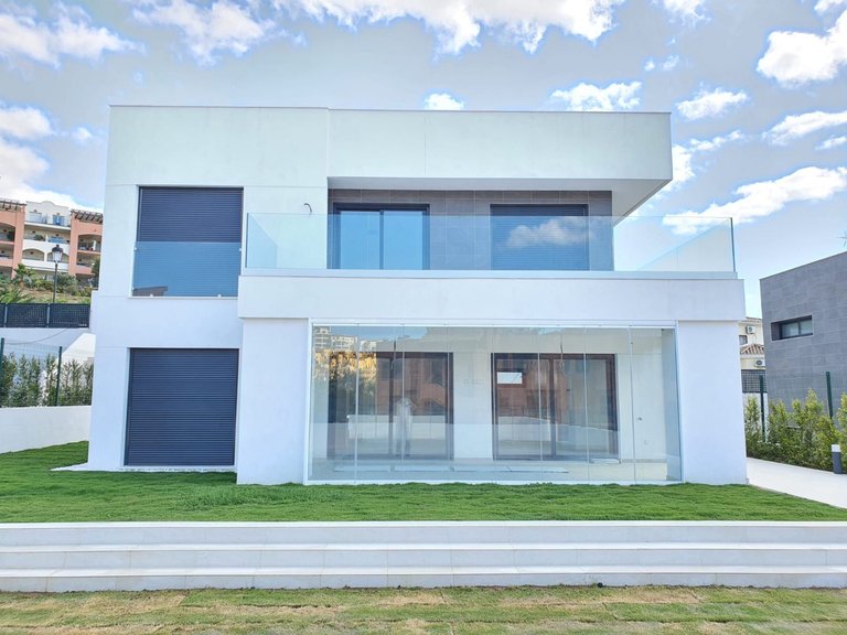 Villa for Sale in Estepona, Malaga 28