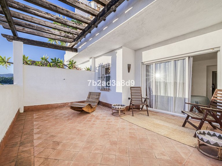 Apartment for Sale in Nueva Andalucía, Malaga 16