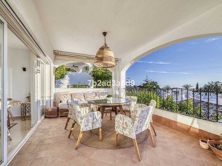 Apartment for Sale in Nueva Andalucía, Malaga 17
