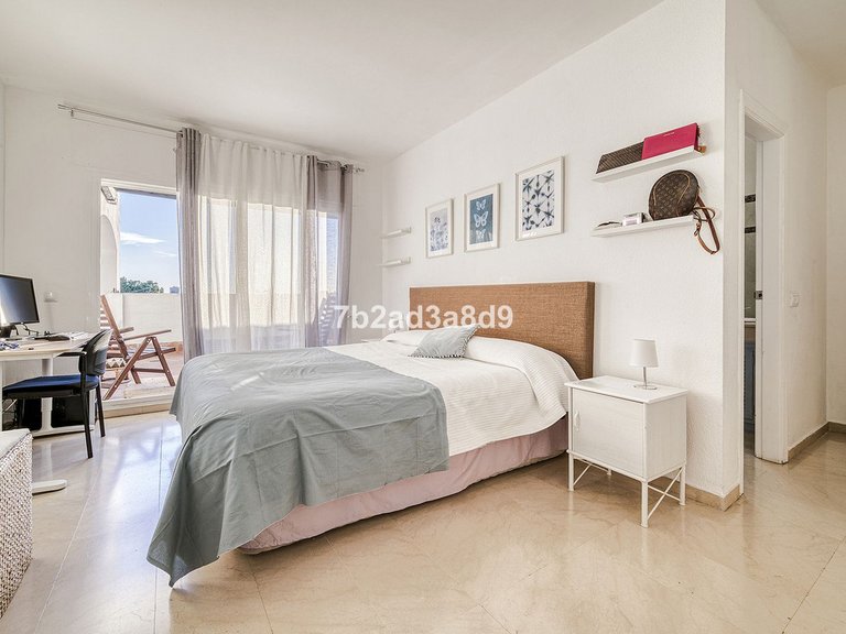 Apartment for Sale in Nueva Andalucía, Malaga 18