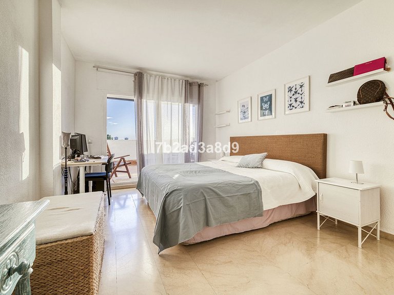 Apartment for Sale in Nueva Andalucía, Malaga 19