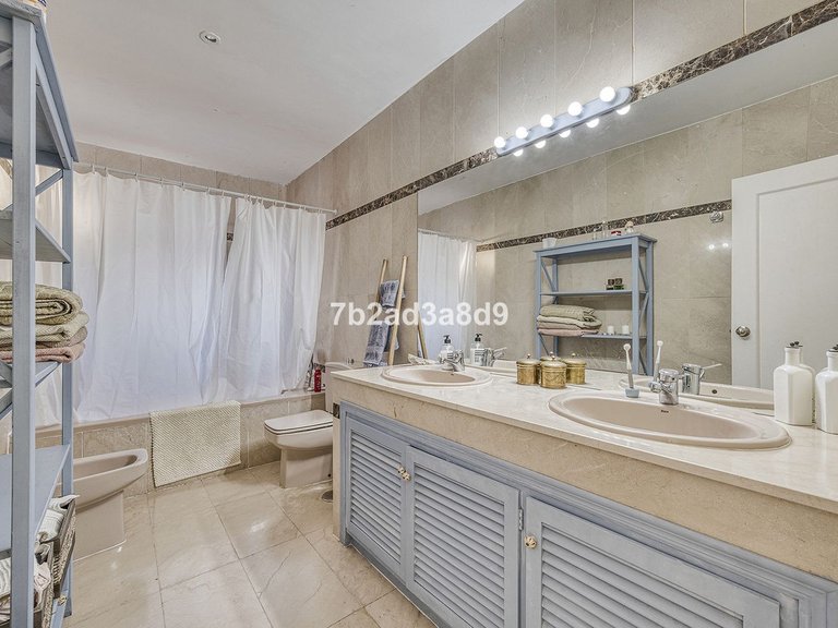 Apartment for Sale in Nueva Andalucía, Malaga 20