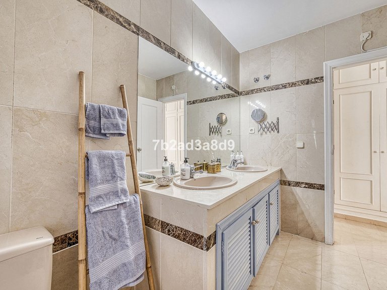 Apartment for Sale in Nueva Andalucía, Malaga 21