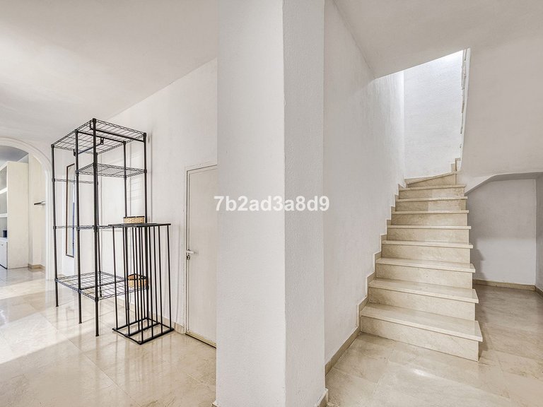 Apartment for Sale in Nueva Andalucía, Malaga 35
