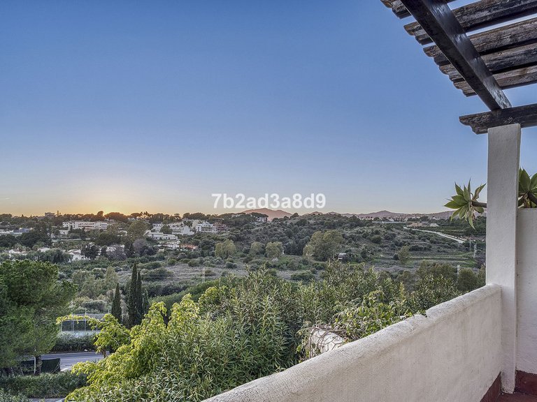 Apartment for Sale in Nueva Andalucía, Malaga 36