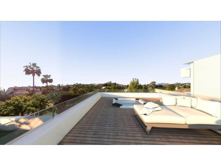 Villa for Sale in Málaga, Malaga 18