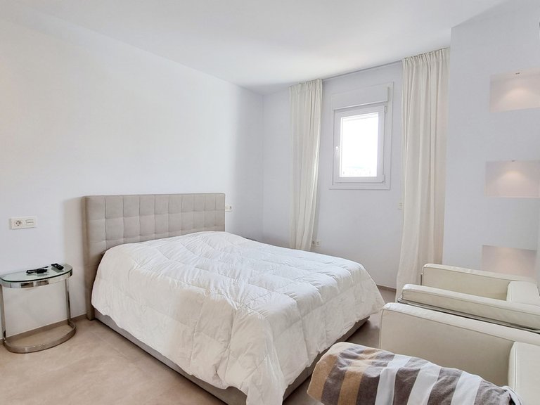 Apartment for Sale in Puerto Banús, Malaga 8