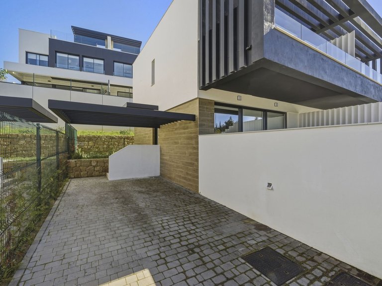 Town House for Sale in Atalaya, Malaga 18