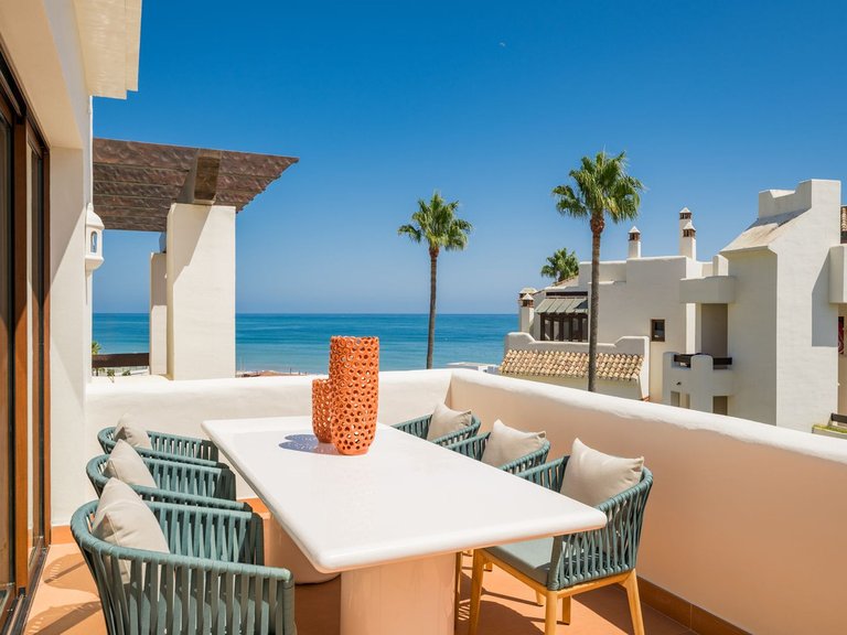Penthouse for Sale in New Golden Mile, Malaga 1