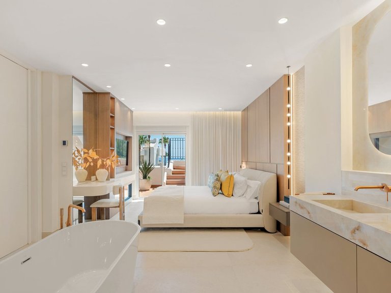 Penthouse for Sale in New Golden Mile, Malaga 12