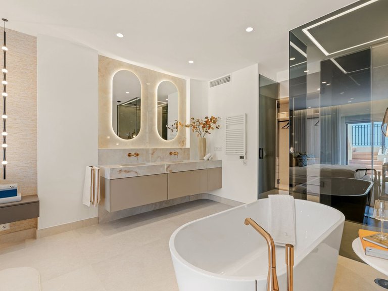 Penthouse for Sale in New Golden Mile, Malaga 16
