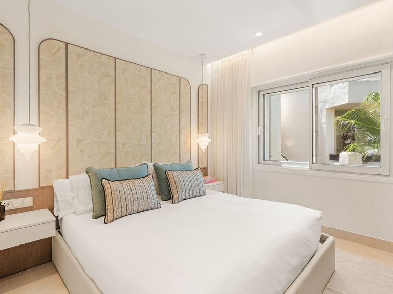 Penthouse for Sale in New Golden Mile, Malaga 19