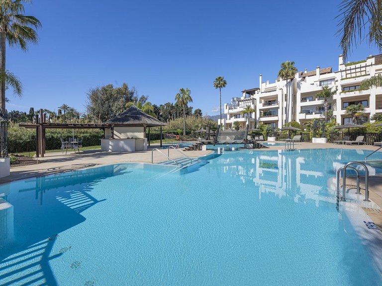 Apartment for Sale in New Golden Mile, Malaga 43