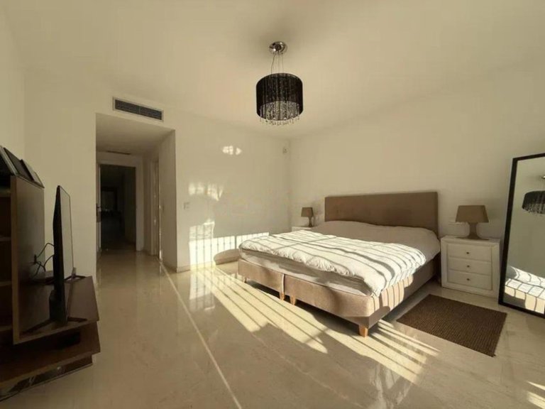 Apartment for Sale in Atalaya, Malaga 14
