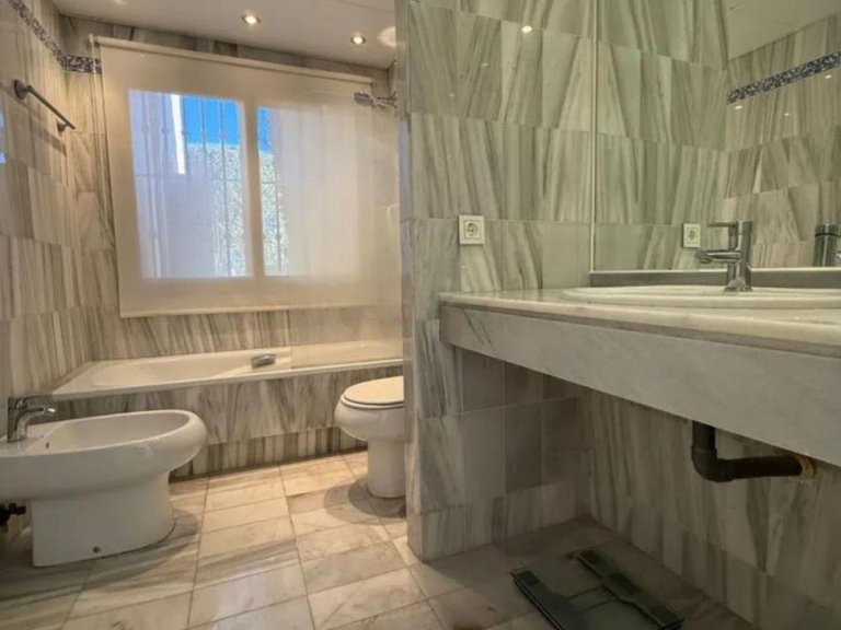 Apartment for Sale in Atalaya, Malaga 16