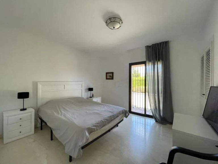 Apartment for Sale in Atalaya, Malaga 17