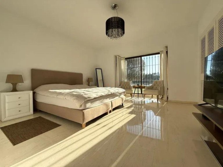 Apartment for Sale in Atalaya, Malaga 18