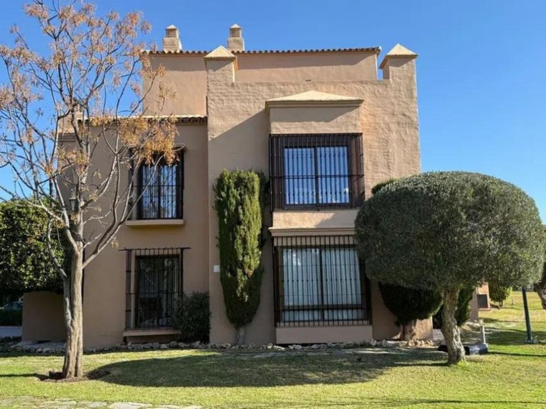 Apartment for Sale in Atalaya, Malaga 3